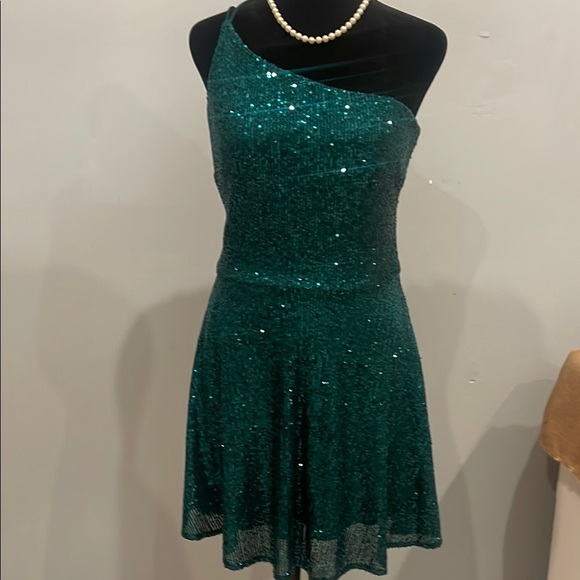 Elegant Green Sequin Dress medium size one strap like new - Picture 1 of 5